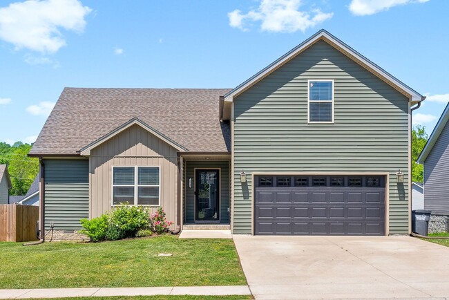 Primary Photo - 3 bedroom Pet Friendly Home For Rent Near ...
