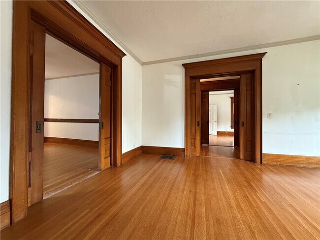 Building Photo - 1036 Monroe Ave