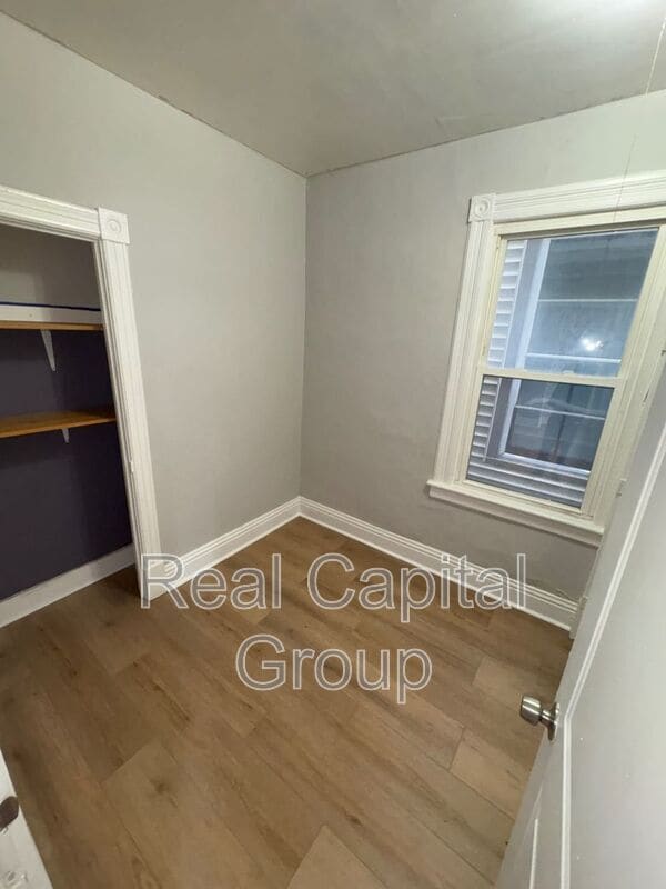 Building Photo - 412 2nd St