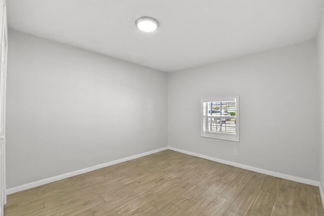Building Photo - 3718 Dreyfus St