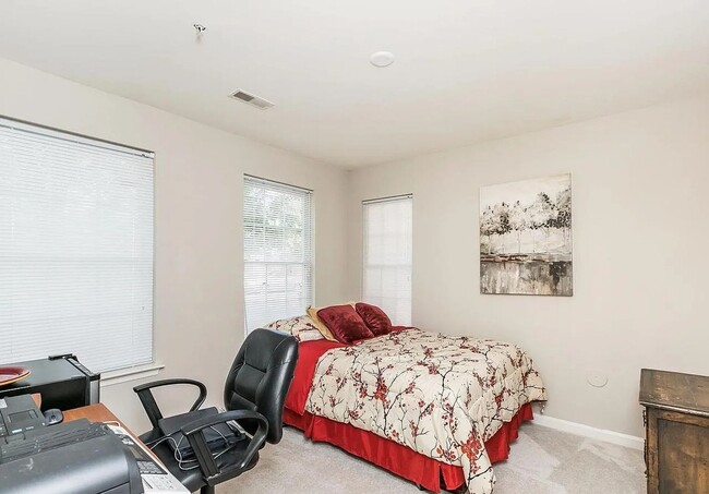Building Photo - Coming Soon – 3BR/4BA End-Unit Townhome wi...