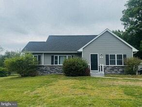 Building Photo - 35 Leeland Rd