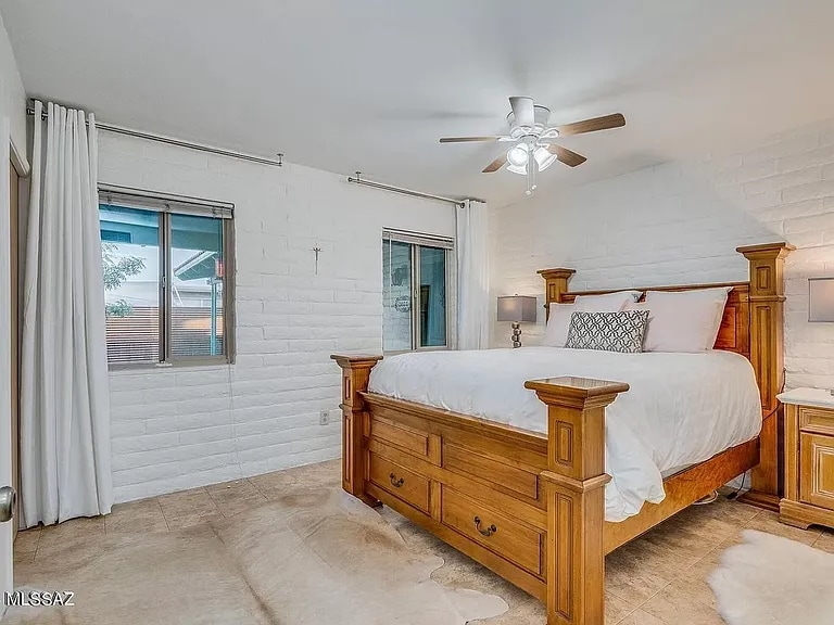 Building Photo - 3033 N Cherry Ave