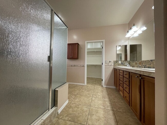 Building Photo - 1728 Colton Dr