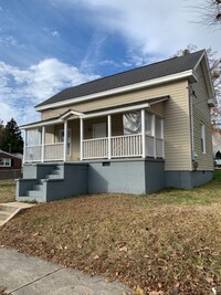 Building Photo - Home in Pelzer