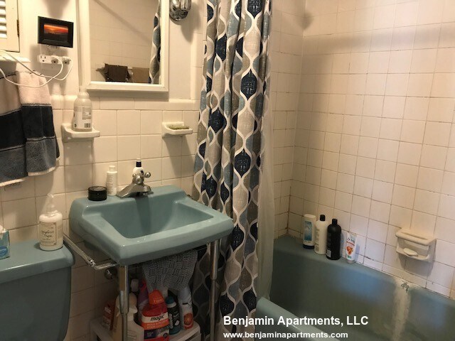 Building Photo - 312 Tappan St