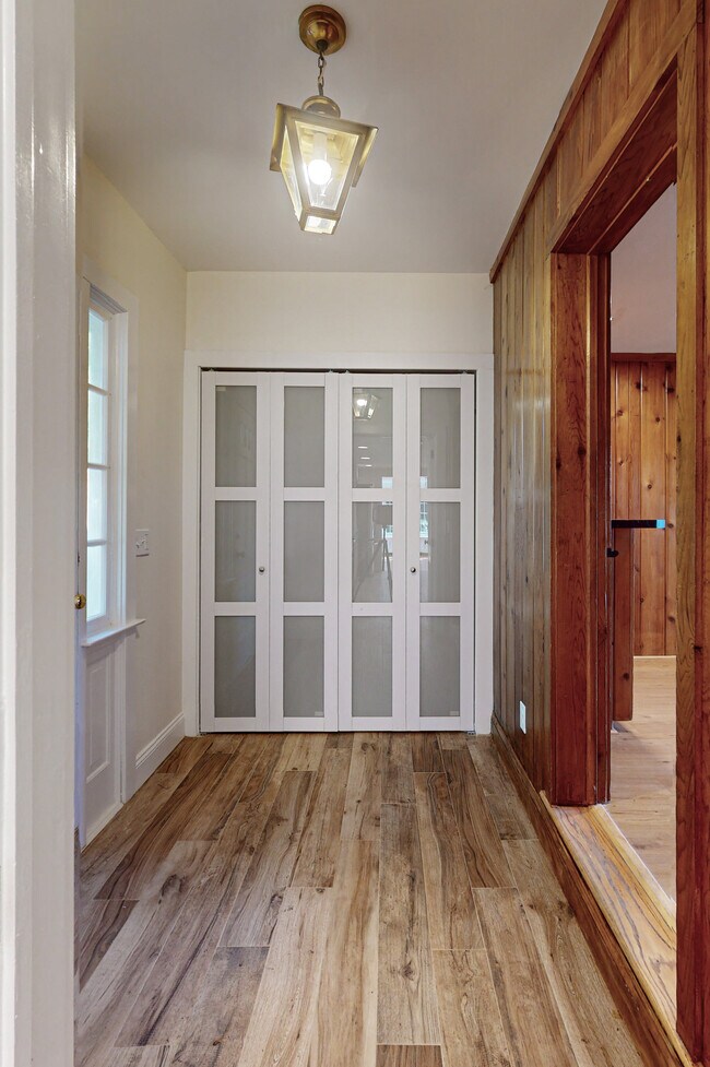 Building Photo - 88 5 Mile River Rd