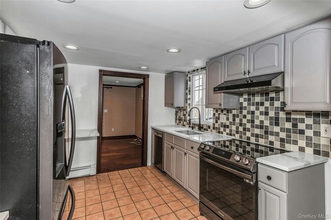 Building Photo - 524 Jerusalem Ave