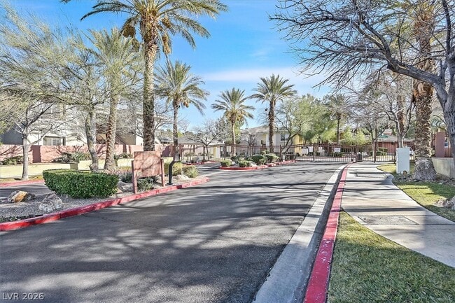 Building Photo - 908 Domnus Ln