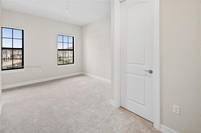 Building Photo - 4488 Appleton Cir E