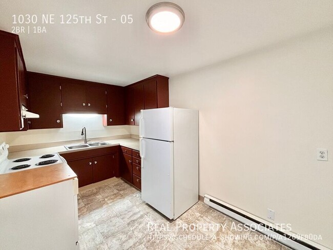 Building Photo - Upgraded 2-Bedroom, 1-Bathroom Available i...