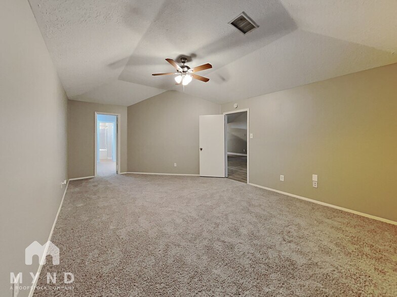 Building Photo - 3006 Avanti Ct