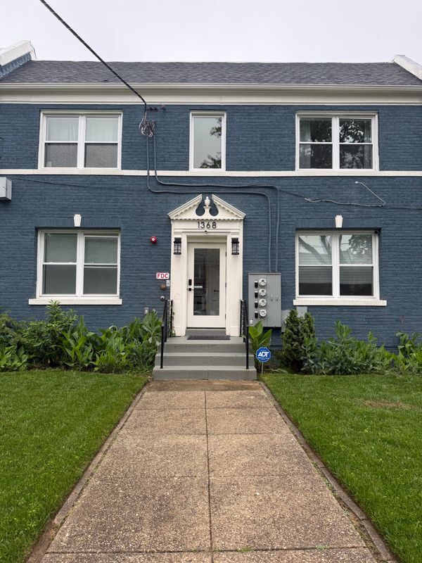 Building Photo - 1368 Bryant St NE
