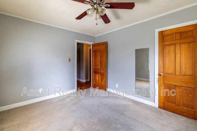 Building Photo - 102 Eastwood Dr
