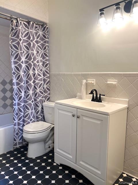 Building Photo - 143 Delaware Ave