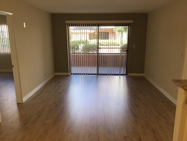 Interior Photo - 265 West Tujunga