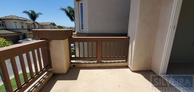 Building Photo - 1715 Bilbao Dr