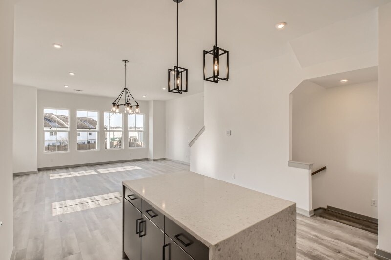 Building Photo - 5714 California Ave