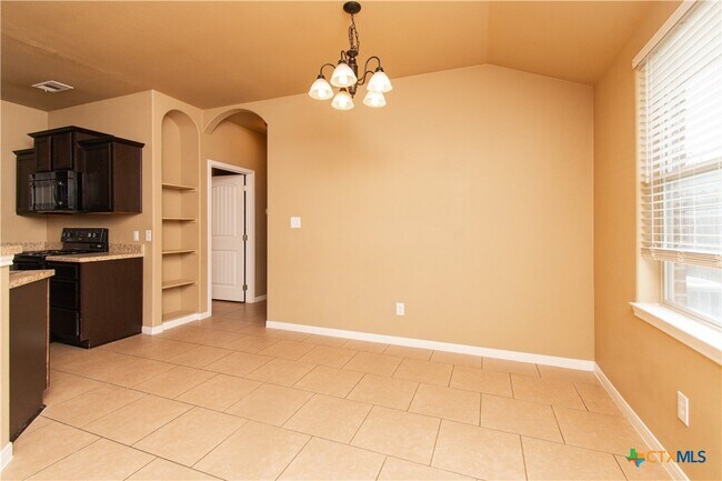 Building Photo - 4602 Cambridge Dr