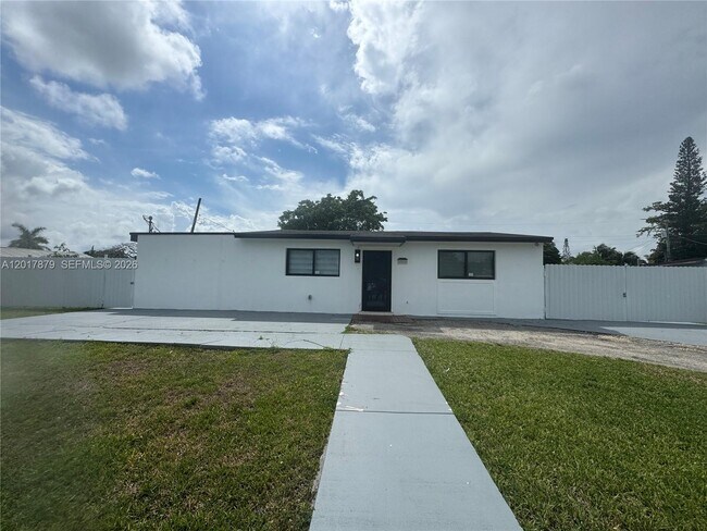 Building Photo - 20500 SW 114th Pl