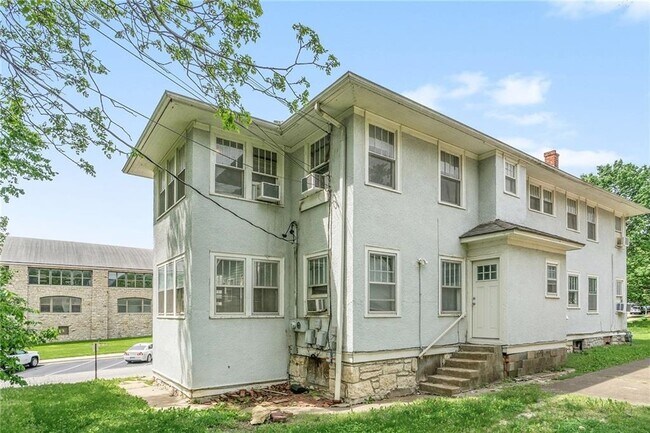 Building Photo - 1300 Rockhurst Rd