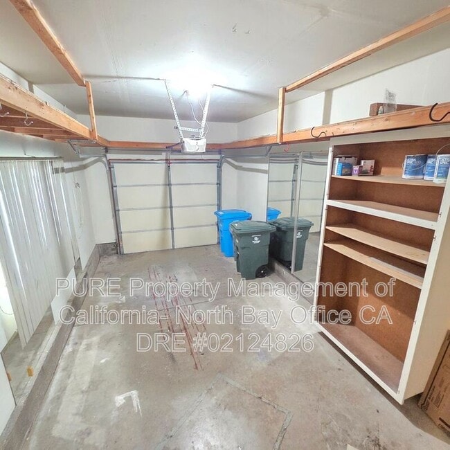 Building Photo - 21 Meadowbrook Ct