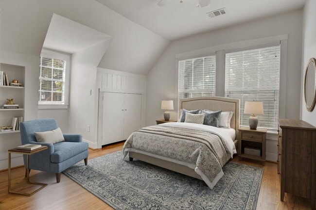 Building Photo - 2412 Nottingham St