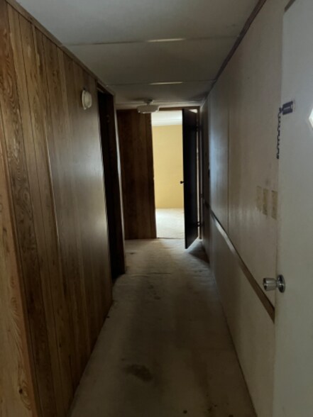 Building Photo - 317 Anne St