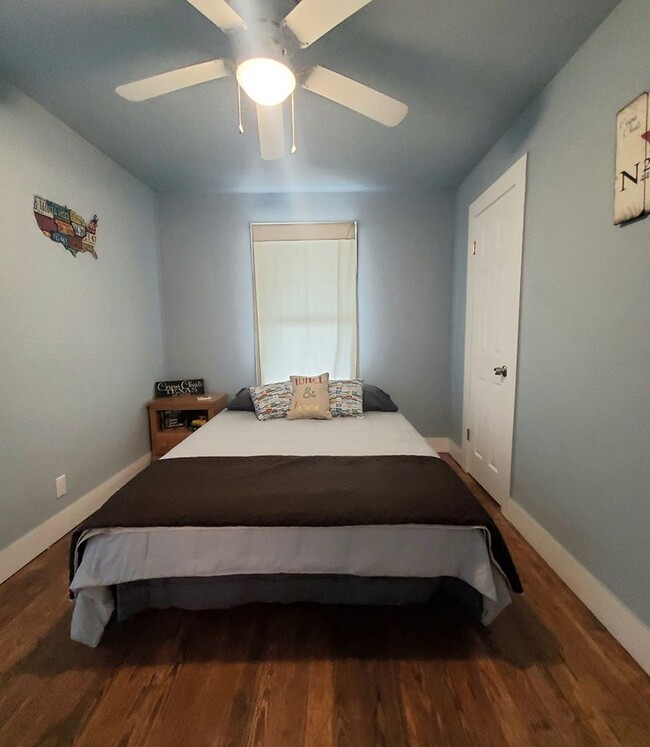 Bedroom - 1621 6th St