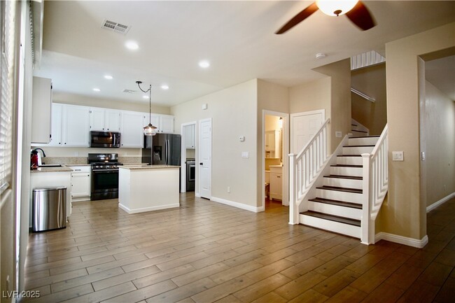 Building Photo - 10749 Turquoise Valley Dr