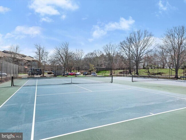 Building Photo - 7024 Channel Village Ct