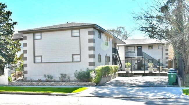 Building Photo - 2524 Binz St