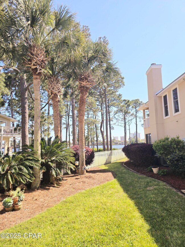 Building Photo - 7009 N Lagoon Dr