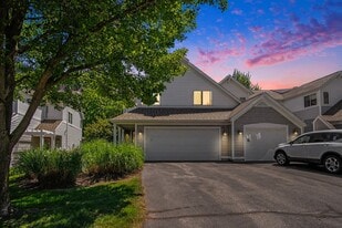 Building Photo - 850 Pinnacle Run Dr SE