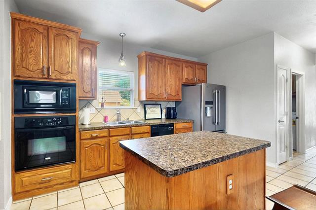 Building Photo - 1236 Blue Brook Dr
