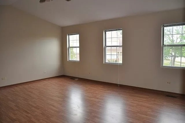 Building Photo - 101 S Oakhurst Dr