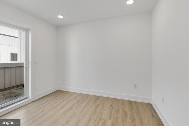 Building Photo - 1335 N Marston St