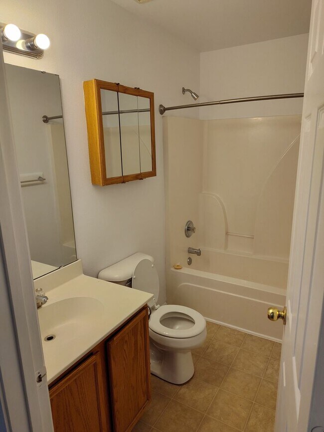 Building Photo - Ranch Style Home
