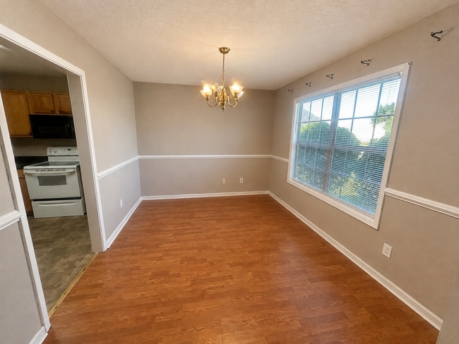 Building Photo - 318 Castle Ridge Dr