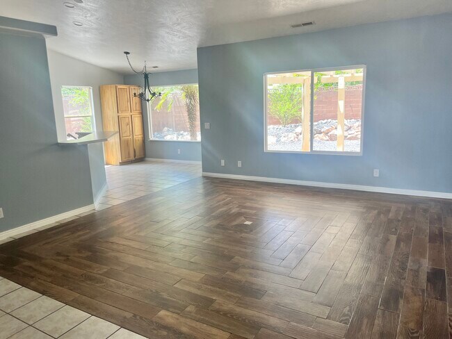 Building Photo - 119 E 710 S Cir