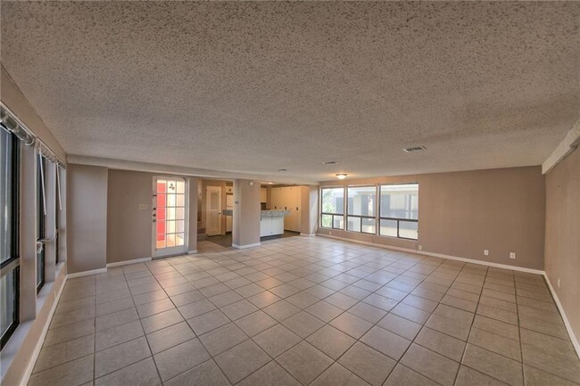 Building Photo - 5804 Circulo Dr