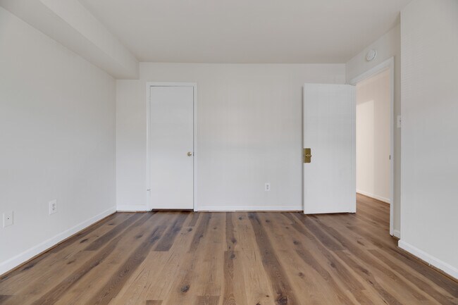 Building Photo - Charming Capitol Hill 1/1 apartment