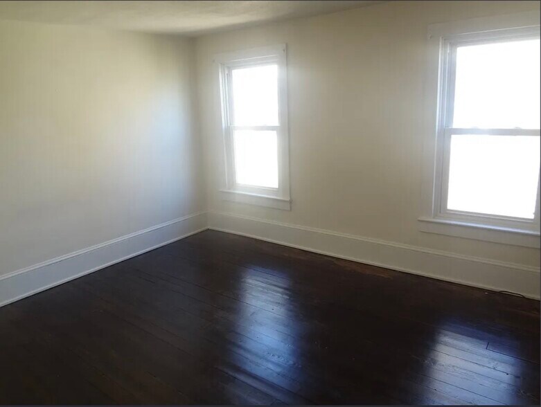 Building Photo - 328 Clayton Ave