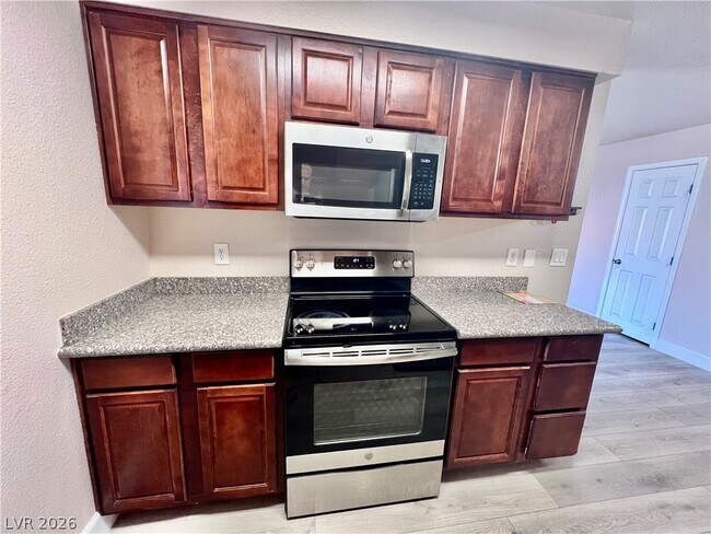 Building Photo - 5295 Indian River Dr