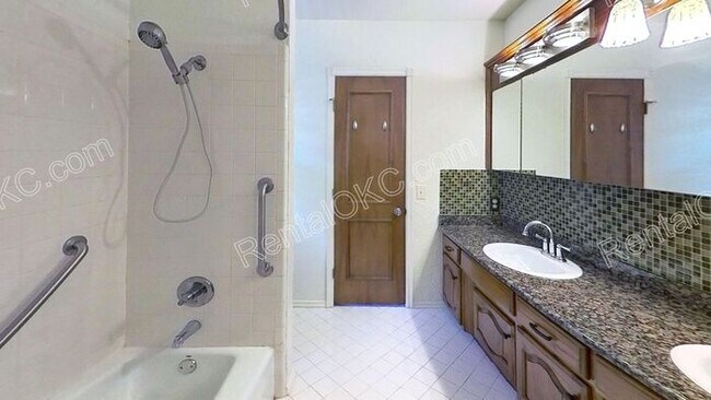 Building Photo - Spacious Edmond 4-Bed, 3-Bath Home with Storm Shelter
