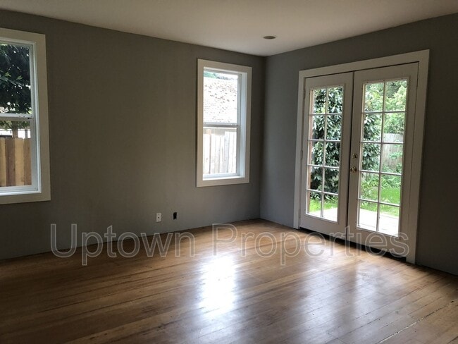 Building Photo - 3671 SE Tenino St