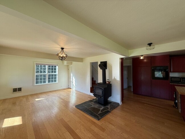 Building Photo - Monroe Four Bedroom on Acreage - Rare Find! $500 Off Move In Costs