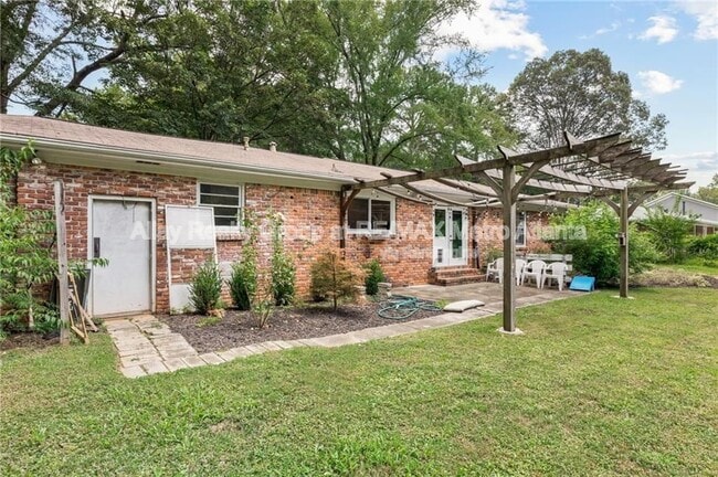 Building Photo - 3032 Henderson Mill Rd
