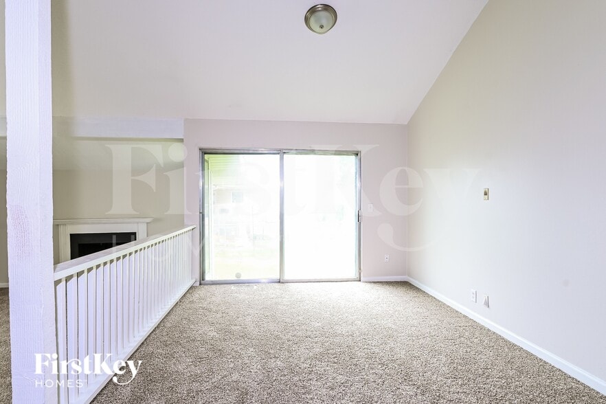 Building Photo - 3710 Woodman Dr
