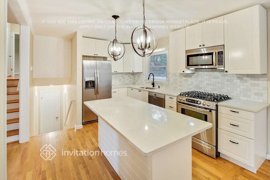 Building Photo - 800 Braxfield Dr